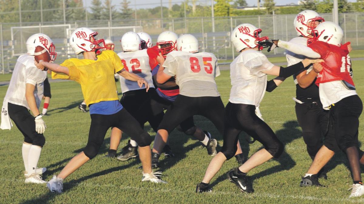 À la suite de la pause imposée par la pandémie, il semble difficile pour les programmes de football scolaire maskoutains de regagner l’intérêt des joueurs. Photo Robert Gosselin | Le Courrier ©