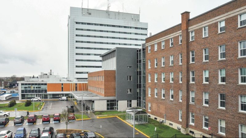 Une zone chaude a dû être réaménagée à l’Hôpital Honoré-Mercier récemment pour répondre aux besoins d’hospitalisations en lien avec la COVID-19. Photothèque | Le Courrier ©