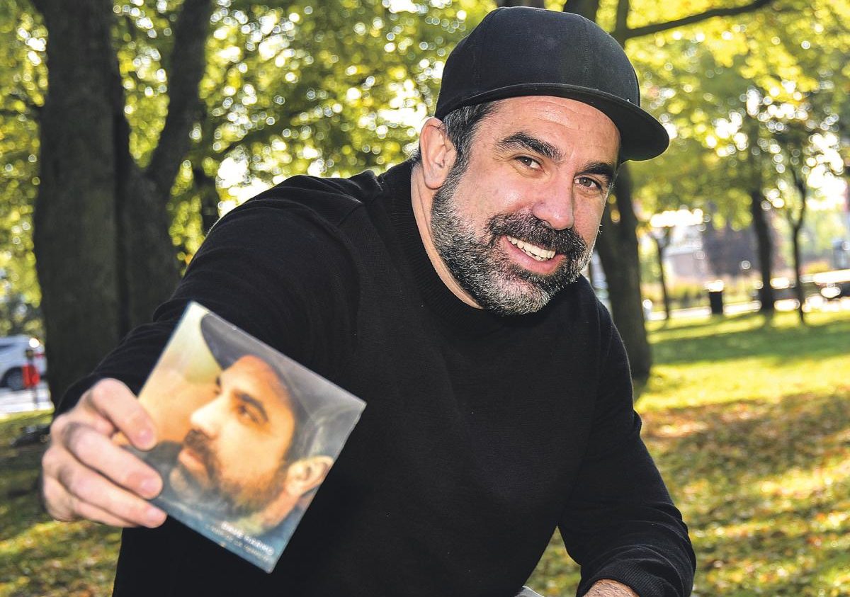 Le Maskoutain Dave Harmo vient de dévoiler son troisième album, À l’abri de la tempête. Photo François Larivière | Le Courrier ©