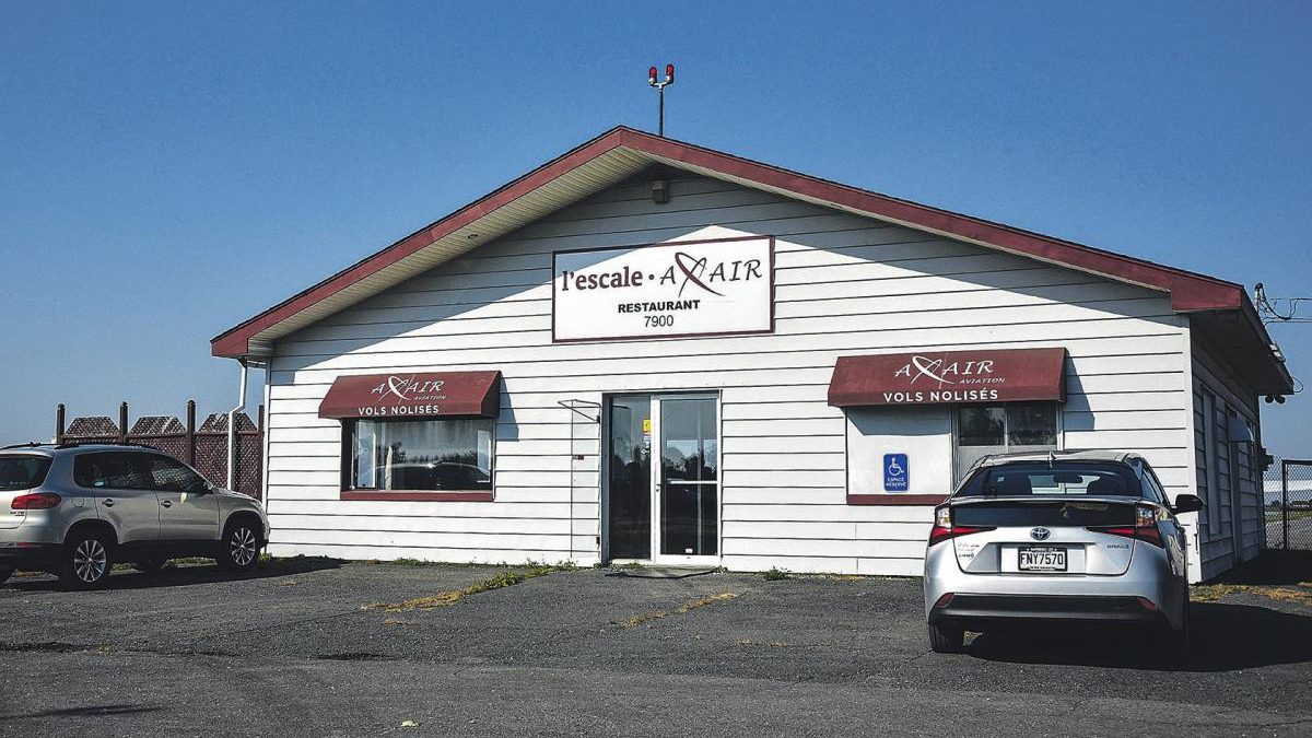 Le restaurant de l’aéroport avait été mis à vendre il y a quelques mois. Photo François Larivière | Le Courrier ©