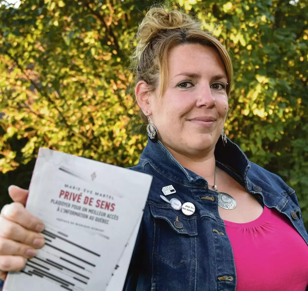 La journaliste maskoutaine Marie-Ève Martel a lancé au début du mois un second essai, Privé de sens, dans lequel elle poursuit son plaidoyer pour un meilleur accès à l’information. Photo François Larivière | Le Courrier ©