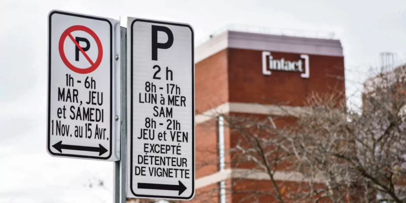 Les consignes et les pratiques de déneigement pour les stationnements au centre-ville ne sont plus les mêmes cet hiver. Photo François Larivière | Le Courrier ©
