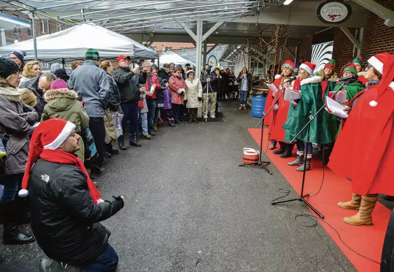 Une chorale avait agrémenté le Marché de Noël lors de la première édition en 2019. Photothèque | Le Courrier ©