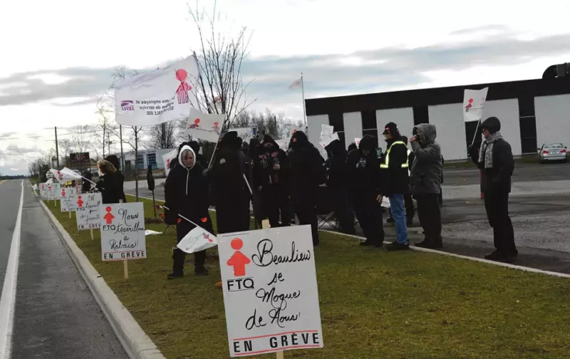 Les employés syndiqués de l’usine de Beaulieu Canada située à Acton Vale ont déclenché deux journées de grève au cours des derniers jours afin de réclamer une convention collective qui répond à leurs attentes. Photo gracieuseté