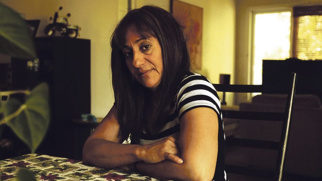 « Ça va te faire mal quand tu vas regarder le film, mais c’est pour t’aider que je le fais, par amour aussi », lance Anna, la femme de Serge Thériault, dès le début du documentaire.Photo Cheval Films