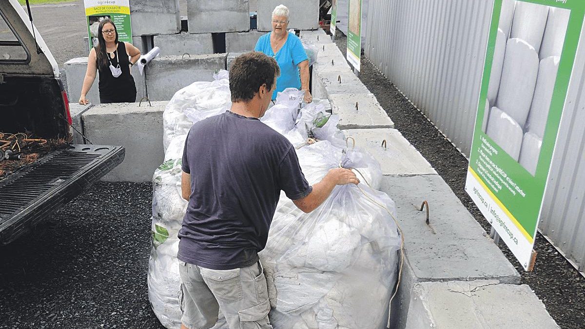 Pour éviter que les plastiques agricoles aboutissent aux sites d’enfouissement, la Montérégie a choisi de les gérer de façon écoresponsable. Photo gracieuseté