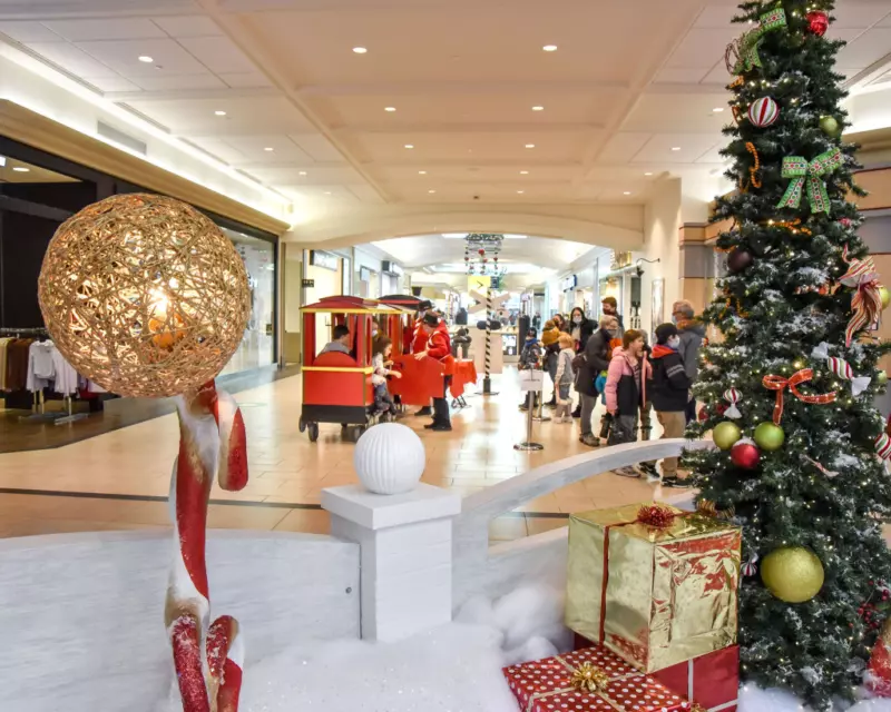 Le royaume du père Noël est ouvert aux Galeries St-Hyacinthe depuis le 22 novembre. Photo François Larivière | Le Courrier ©