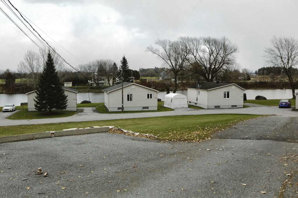 La Ville de Saint-Hyacinthe a acquis un terrain dans l’espoir de construire un cinquième pont sur la rivière Yamaska. Photo Robert Gosselin | Le Courrier ©