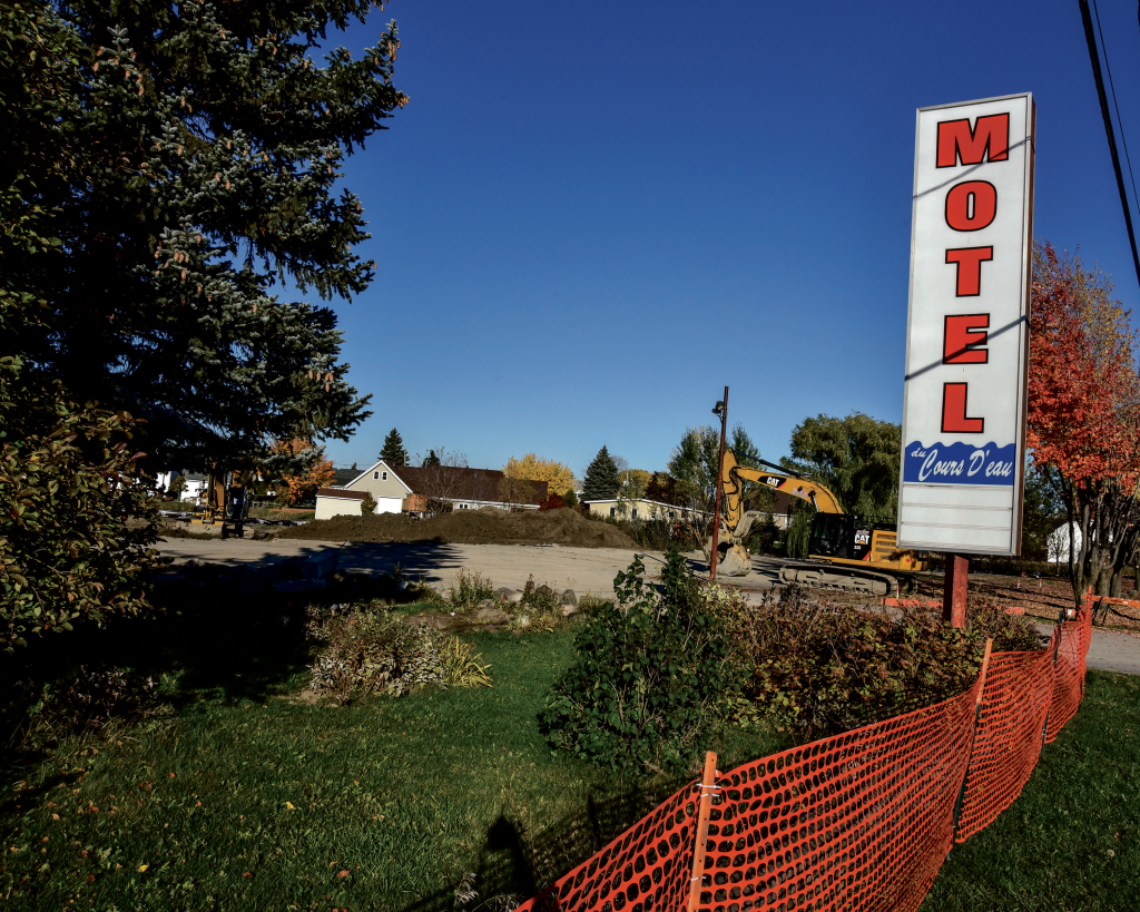 Le Motel du Cours D’eau a été démoli. Photo François Larivière | Le Courrier ©