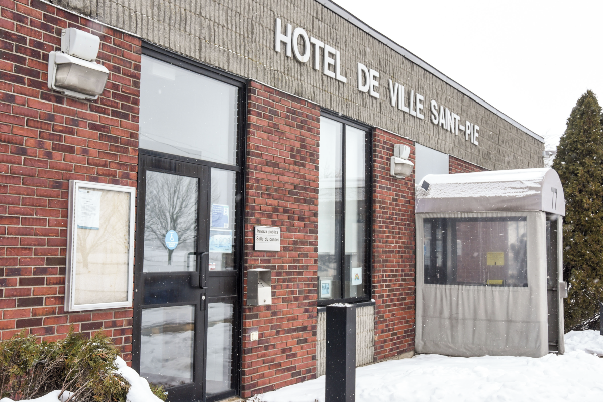 Les conseillers municipaux de la Ville de Saint-Pie se sont entendus pour une hausse de taxe foncière de 3,6 %. Photothèque | Le Courrier ©