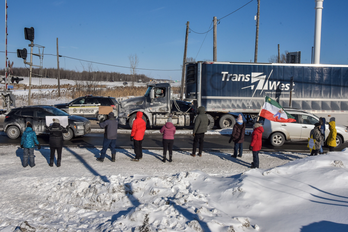 La Sûreté du Québec était présente sur les lieux pour assurer la sécurité des piétons. Photo François Larivière | Le Courrier ©