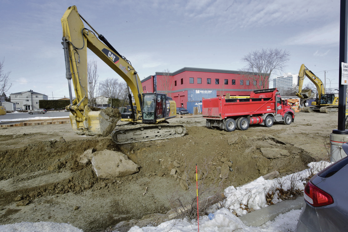 Les travaux ont commencé sur le terrain depuis quelques jours. Photo Robert Gosselin | Le Courrier ©