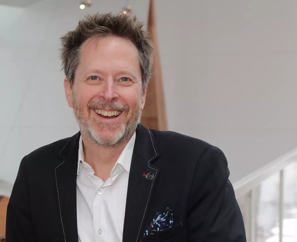 Un mal pour un bien, c’est un peu comme ça que Jean-Sylvain Bourdelais, directeur général du Centre des arts Juliette-Lassonde, entrevoit la possibilité de devoir se priver temporairement de 180 cases de stationnement public. Photothèque | Le Courrier ©