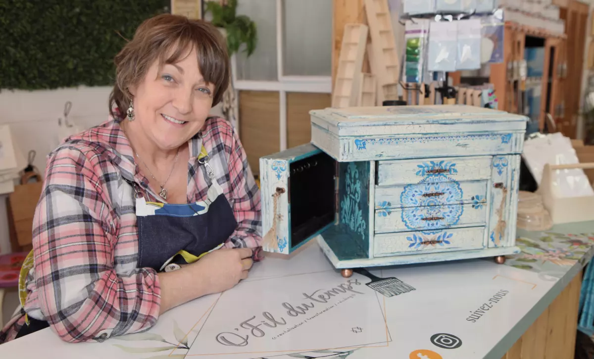 Artiste de meubles, Bianca Savard a été présélectionnée pour participer au concours américain DIY Hero. Photo Robert Gosselin | Le Courrier ©