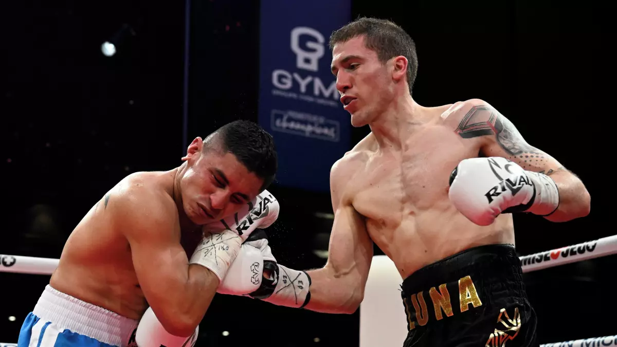 Samuel Lajoie-Déry a dû se rendre à la limite pour obtenir la victoire face au coriace Mexicain Jose Atocha Pacheco. Photo GYM / Bernard Brault