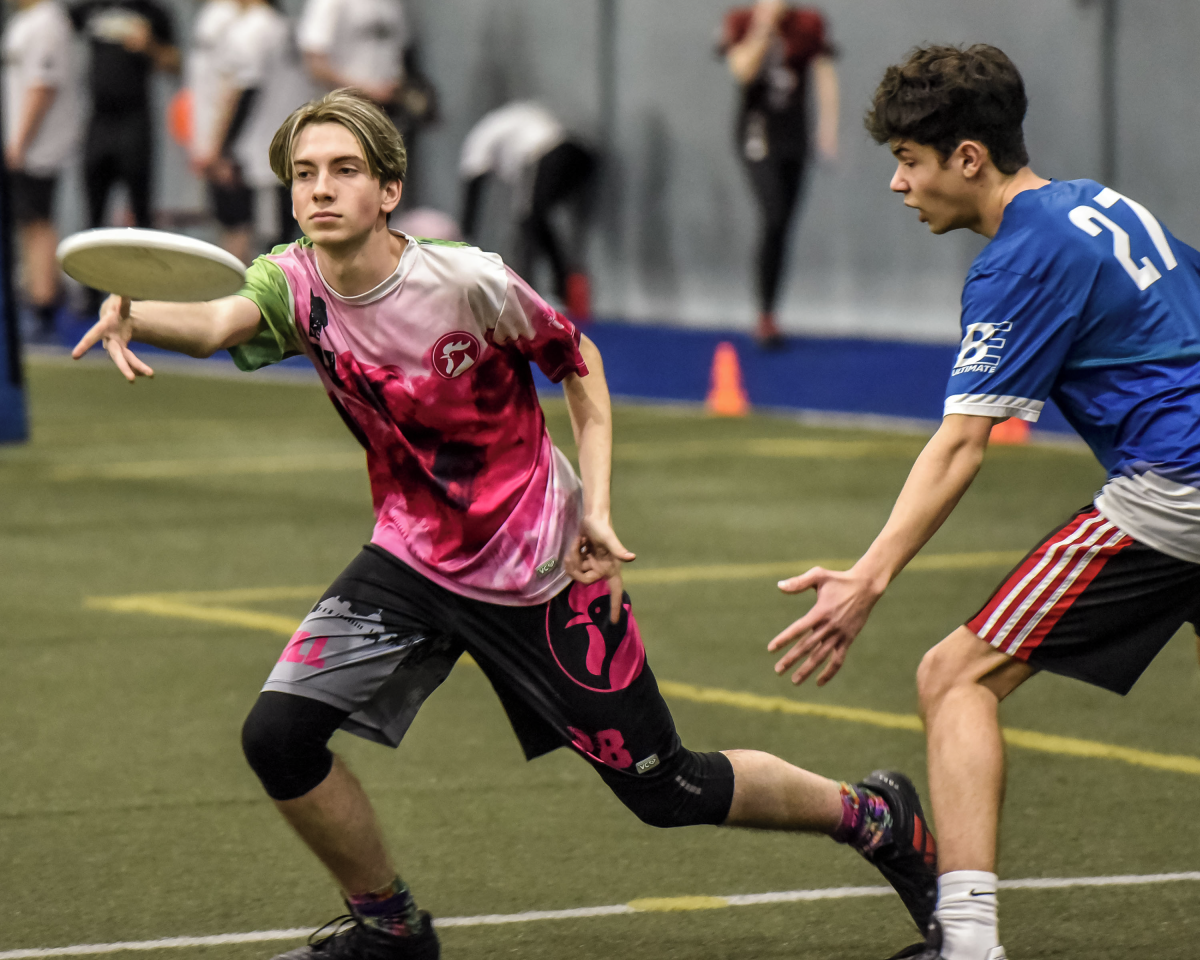 Plus d’une centaine de joueurs d’ultimate frisbee âgés entre 13 et 18 ans ont foulé les terrains du Centre BMO au cours de la fin de semaine pour le championnat provincial junior CQU4. Photo François Larivière | Le Courrier ©