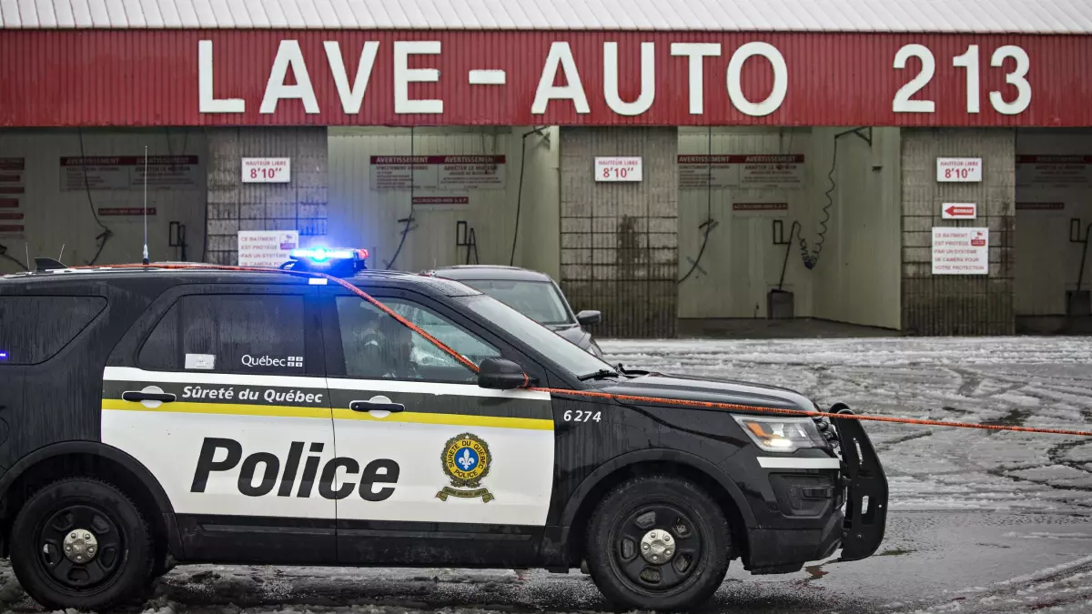La frappe policière menée contre le crime organisée le 24 mars a visé plusieurs commerces et résidences de la région maskoutaine, dont le Lave-auto 213, dans le secteur Saint-Thomas-d’Aquin. Photo Patrick Sanfaçon | gracieuseté La Presse ©