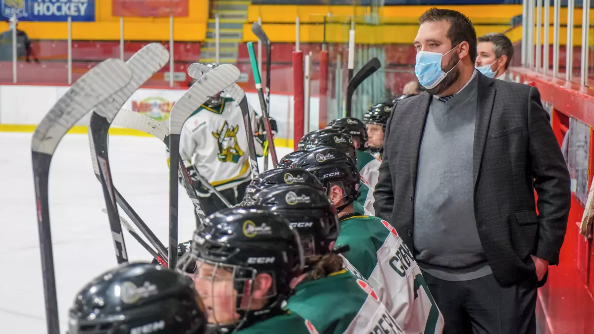 Après sept saisons comme entraîneur-chef des Gaulois, Marc-André Ronda sera remplacé derrière le banc de la formation maskoutaine. Photo François Larivière | Le Courrier ©
