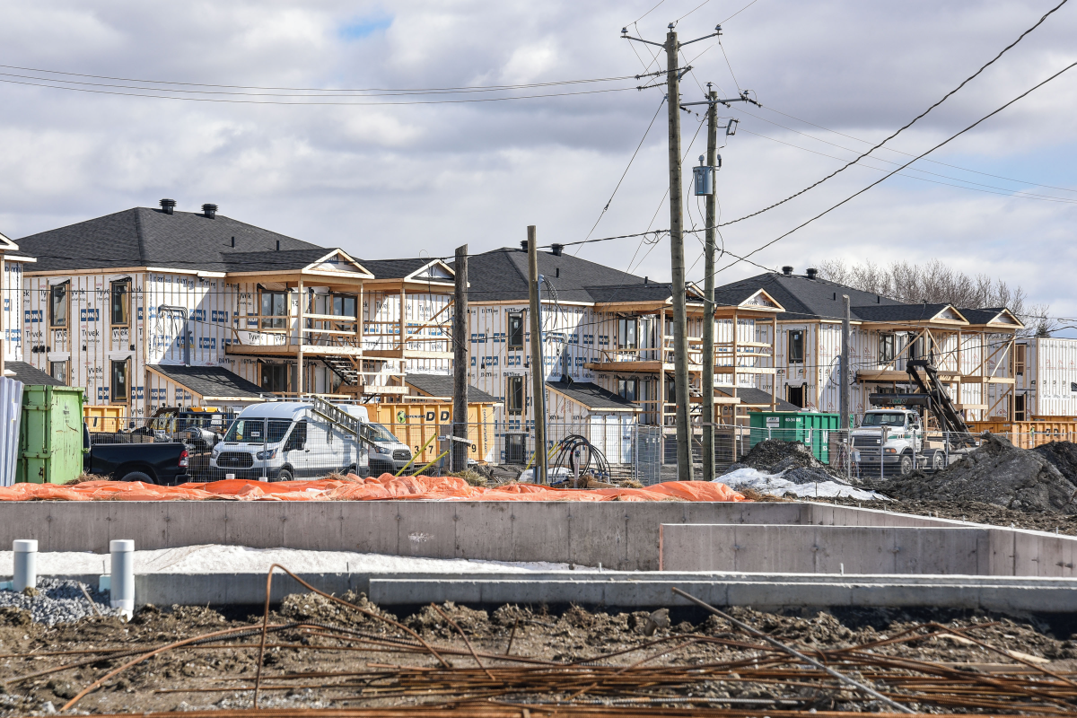 Alors que la phase 2 du Domaine sur le vert va bon train, le promoteur a fait approuver les plans de la phase 3 par la Ville de Saint-Hyacinthe. Photo François Larivière | Le Courrier ©