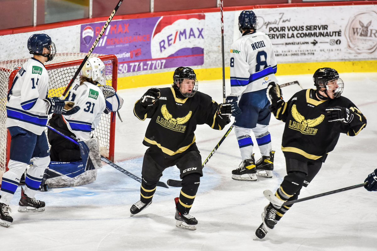 Les Lauréats du Cégep de Saint-Hyacinthe ont mis fin à leur saison régulière avec une victoire de 4 à 1 contre les Cougars du Collège Champlain Lennoxville. Photo François Larivière | Le Courrier ©