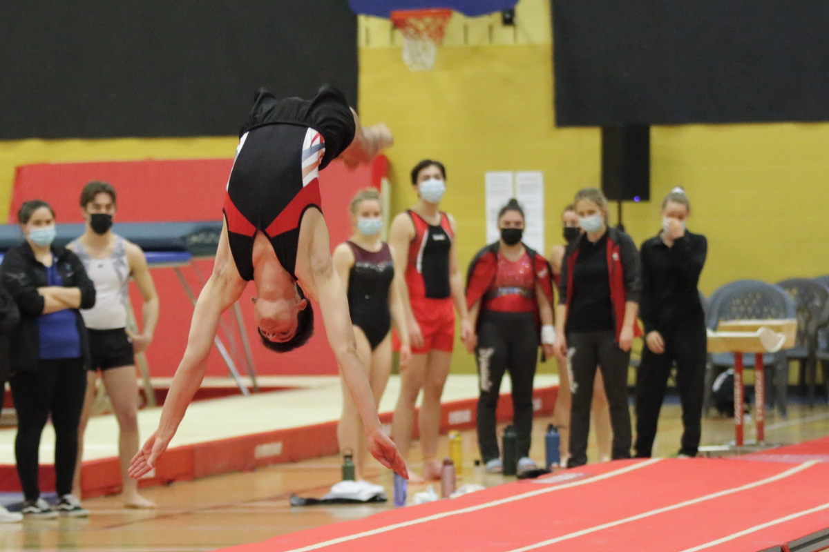 Les athlètes de Gymnaska-Voltigeurs ont profité de la tenue de la deuxième Coupe Québec en sol maskoutain pour livrer des performances qui leur ont valu de nombreux honneurs. Photo Robert Gosselin | Le Courrier ©