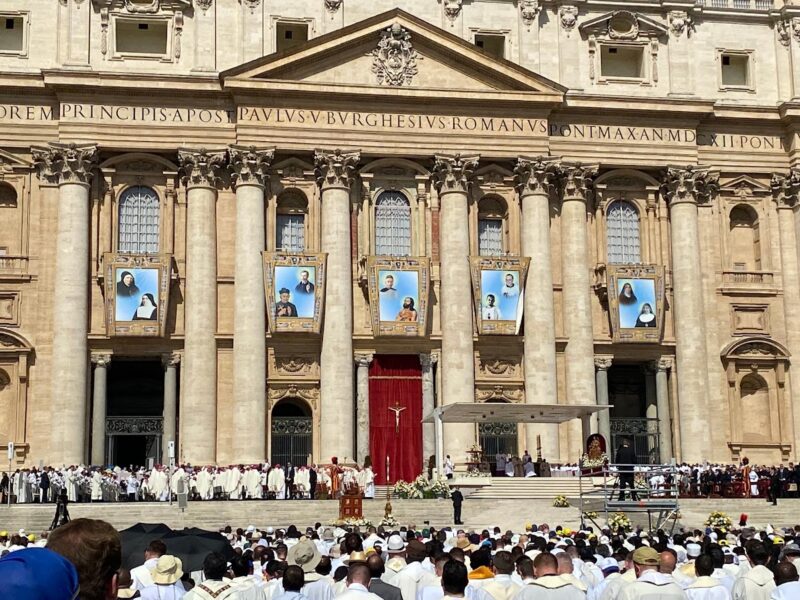 La religieuse Marie Rivier a été canonisée le 15 mai sur la place Saint-Pierre par le pape François. Photo gracieuseté