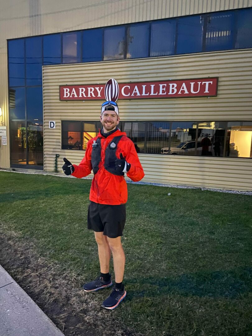 L’ultramarathonien Charles Martin a effectué un parcours de 105 kilomètres, entre les États-Unis et Saint-Hyacinthe. On le voit ici à son arrivée après un trajet de 14 heures. Photo gracieuseté