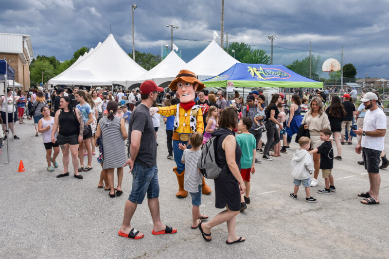 Quelque 1220 personnes ont participé à ce 51e Festival du chien-chaud. Photo François Larivière | Le Courrier ©