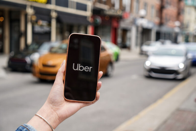 Il sera bientôt possible de commander un taxi Uber partout au Québec. Photo François Larivière | Le Courrier ©