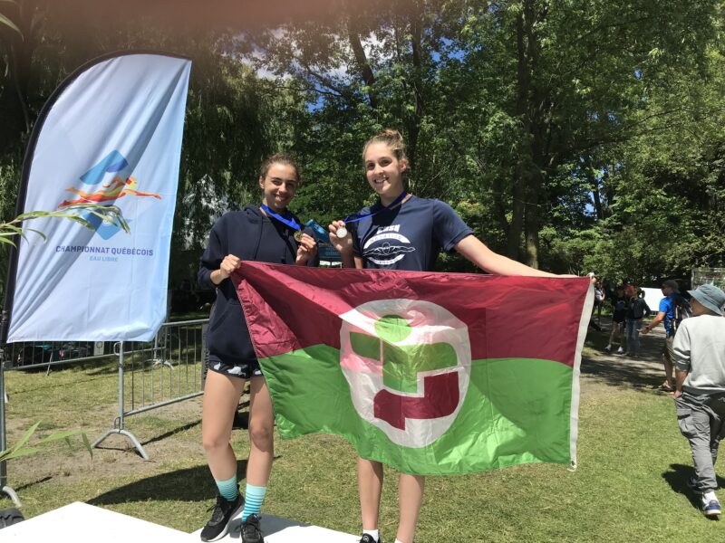 Les nageuses Emma Succiu et Floriane Frappier, sélectionnées aux épreuves en eau libre, font partie des athlètes du CNSH qui représenteront Richelieu-Yamaska aux Jeux du Québec. Photo gracieuseté