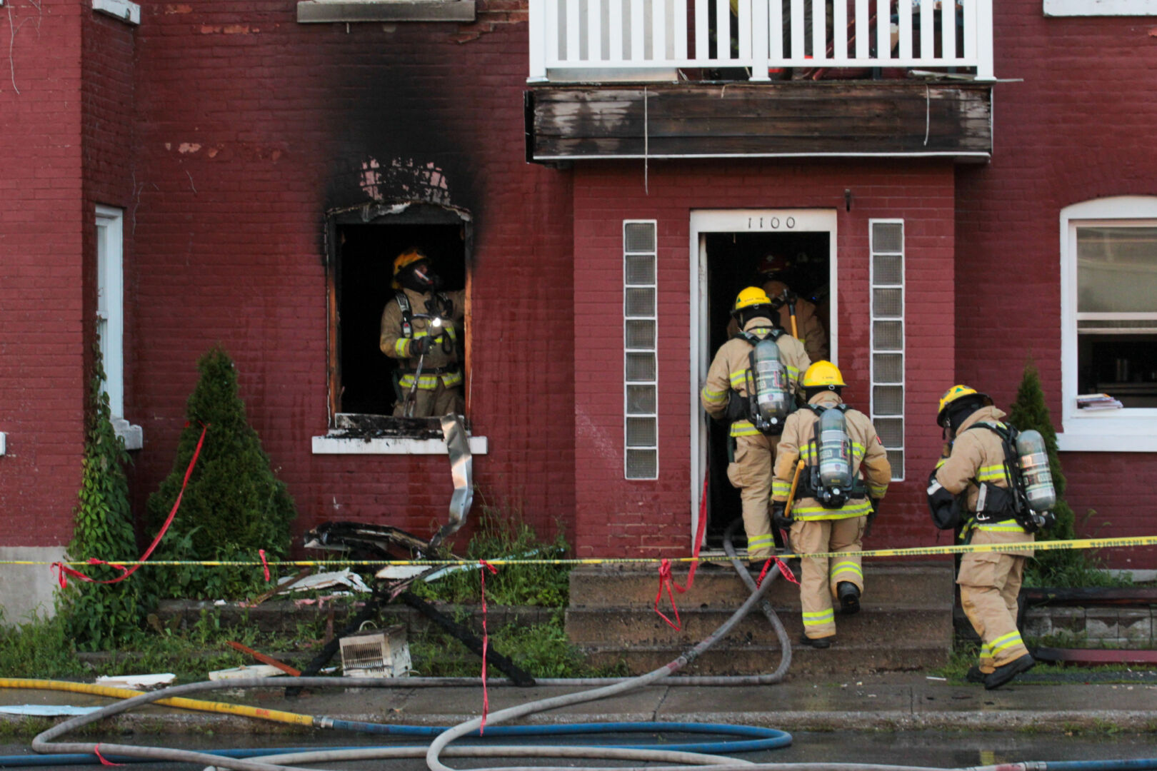 Le feu avait pris naissance au rez-de-chaussée avant de se propager et d’atteindre les étages supérieurs. Photo Adam Bolestridge | Le Courrier ©