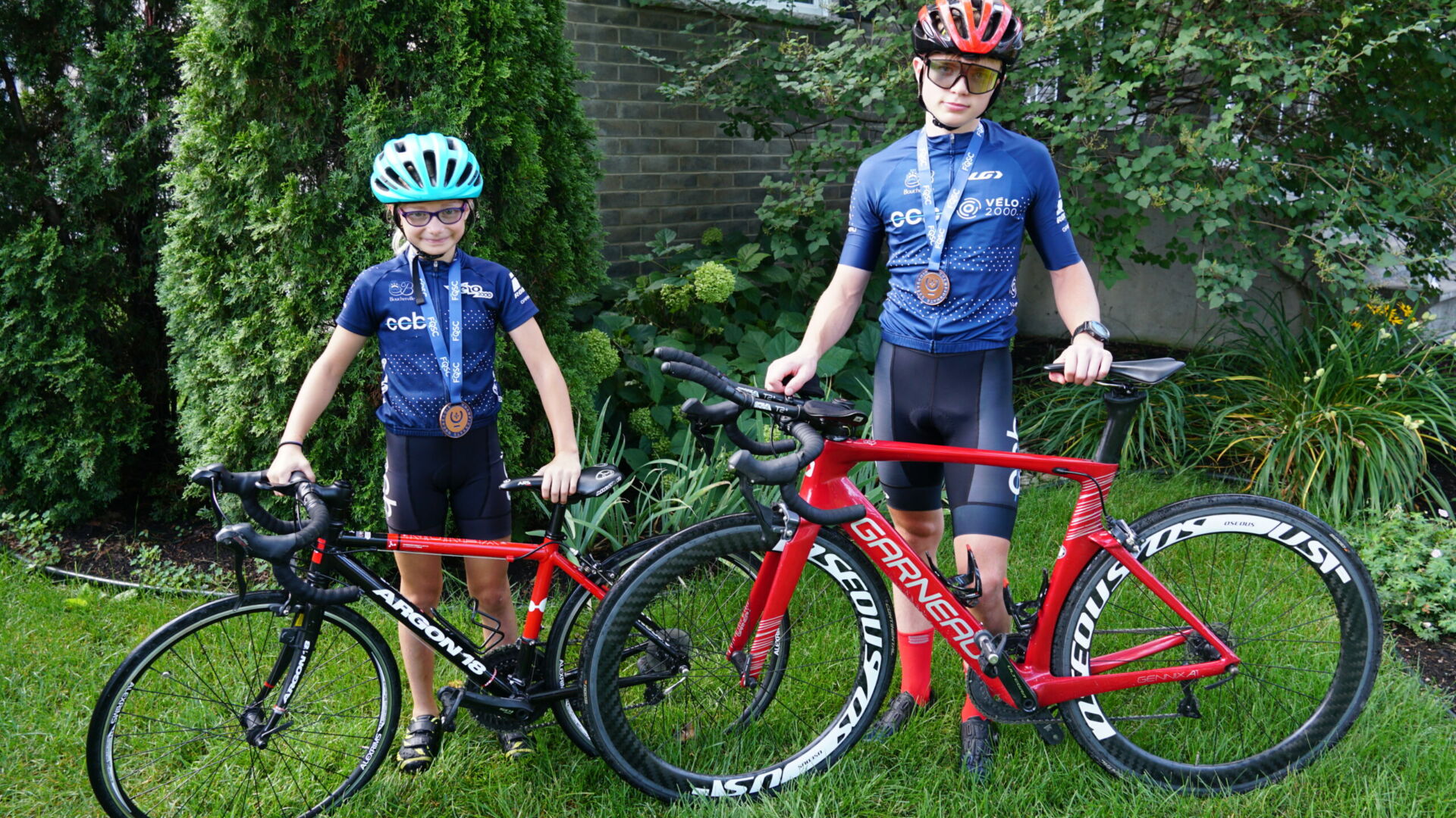 Les Maskoutains Laurence et Justin Demers ont chacun mis la main sur une médaille de bronze lors d’une épreuve du championnat québécois espoir de cyclisme sur route. Photo gracieuseté
