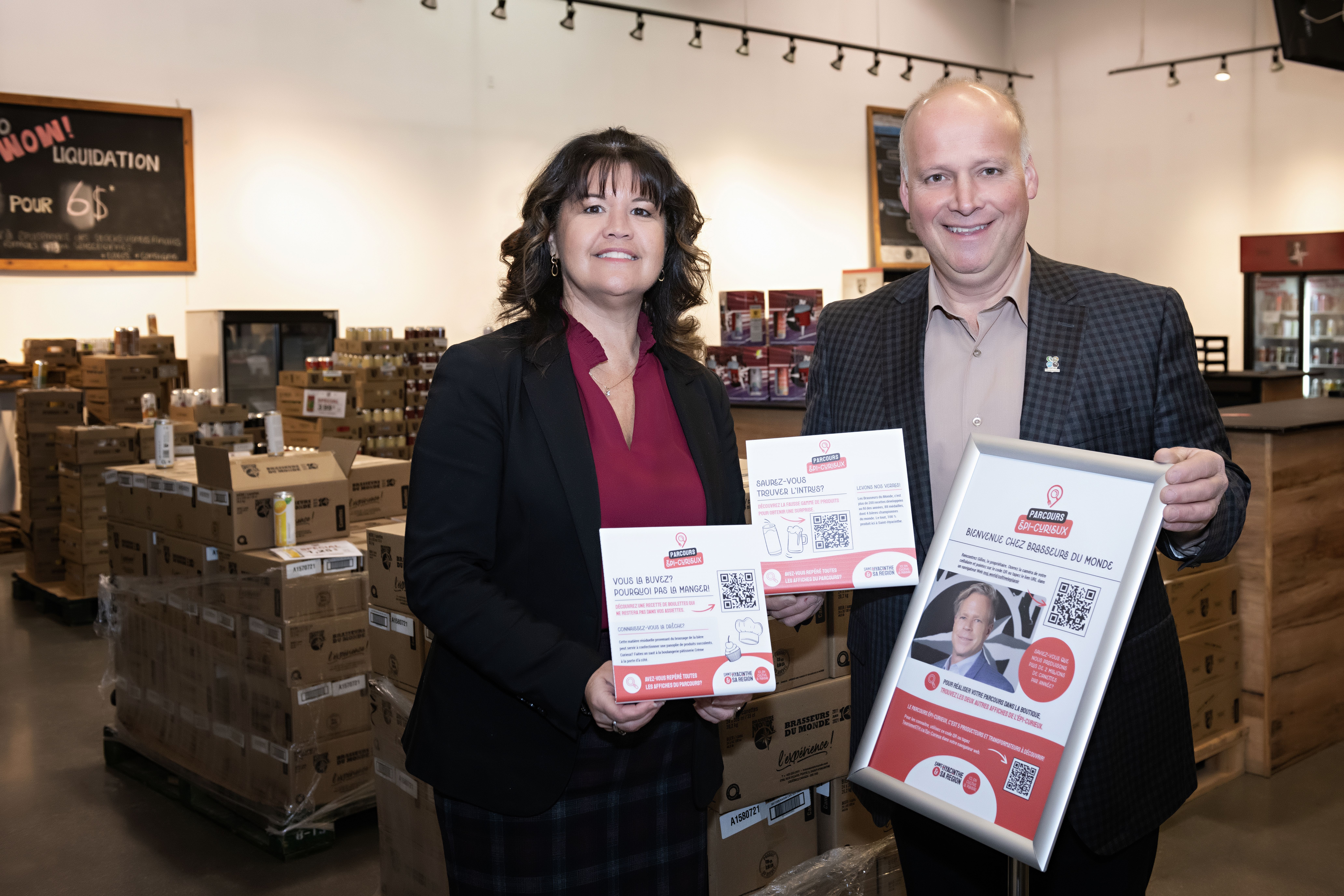 Nancy Lambert, directrice tourisme et congrès de Saint-Hyacinthe Technopole, et Simon Giard, préfet de la MRC des Maskoutains. Photo Patrick Roger
