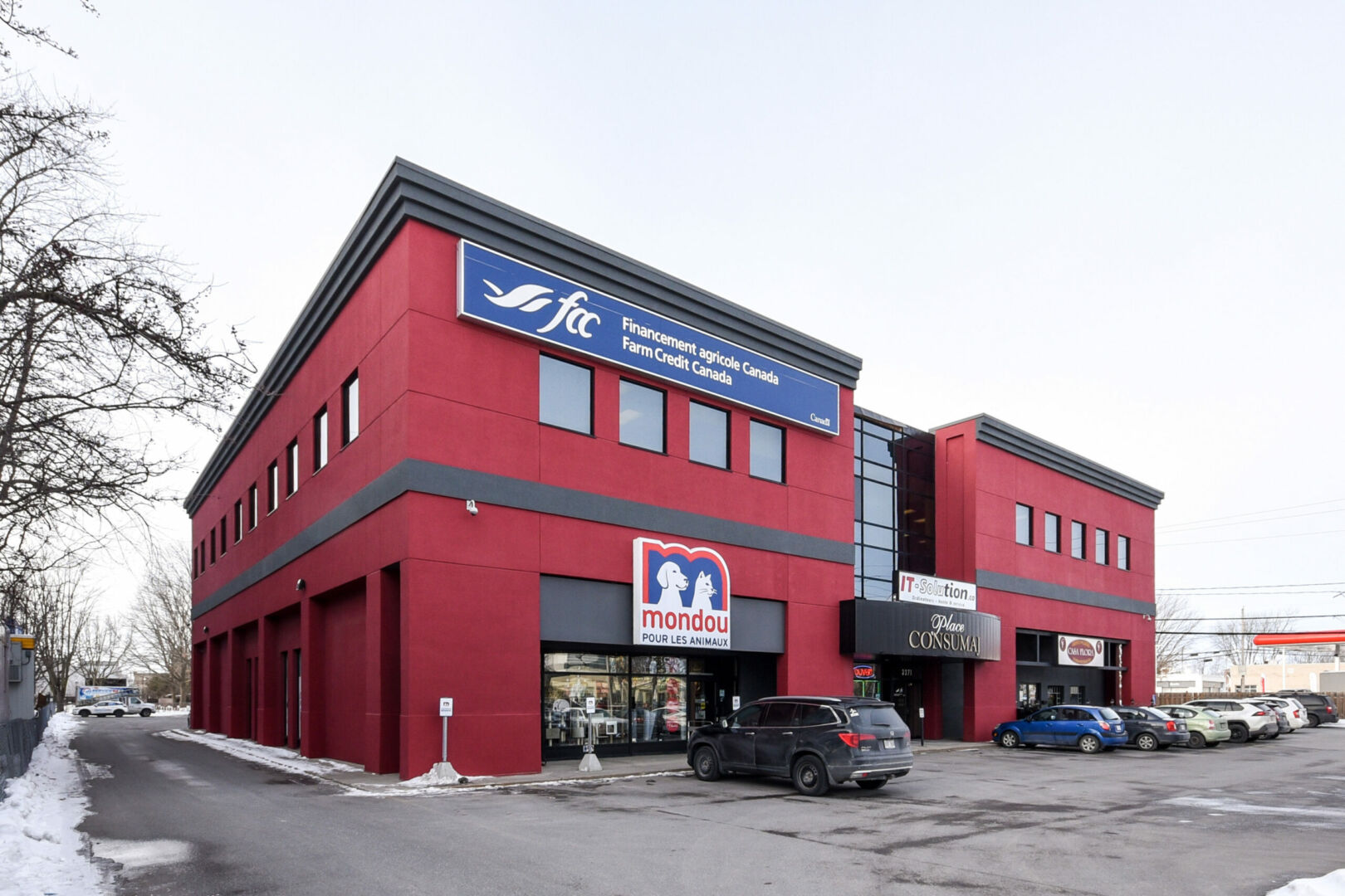 La MRC des Maskoutains souhaite acheter le bâtiment au 3255-3275, boulevard Laframboise à Saint-Hyacinthe. Photothèque | Le Courrier ©
