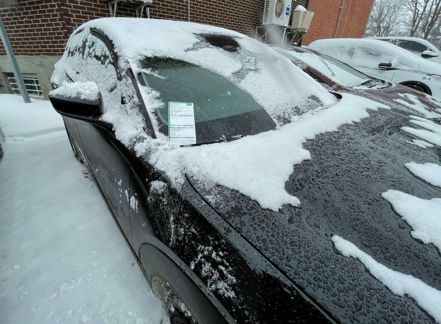 Quelques citoyens ont retrouvé de fausses contraventions de la Ville de Saint-Hyacinthe sur leur pare-brise de voiture. Photo gracieuseté