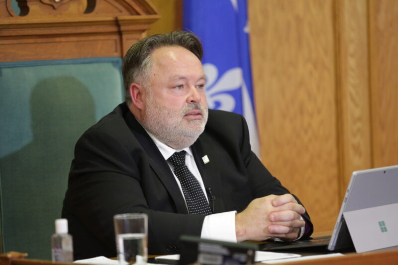 Le maire de Saint-Hyacinthe, André Beauregard, dit ne pas s’inquiéter du roulement de personnel dans les postes de direction. Photothèque | Le Courrier ©