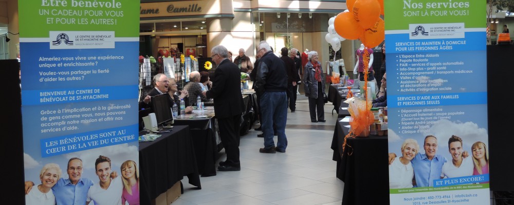 Le Salon du bénévolat de Saint-Hyacinthe permet aux organismes de la région de faire connaître leurs services à la population et de recruter de nouveaux bénévoles. Photo gracieuseté