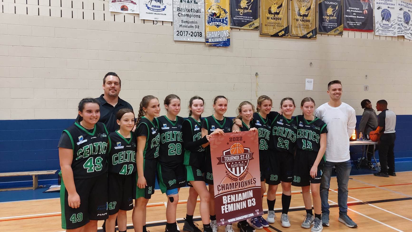 Dès le début de la saison, l’équipe féminine benjamin des Celtics EMB a remporté le tournoi de Saint-Exupéry dans la classe compétitive. Photo gracieuseté