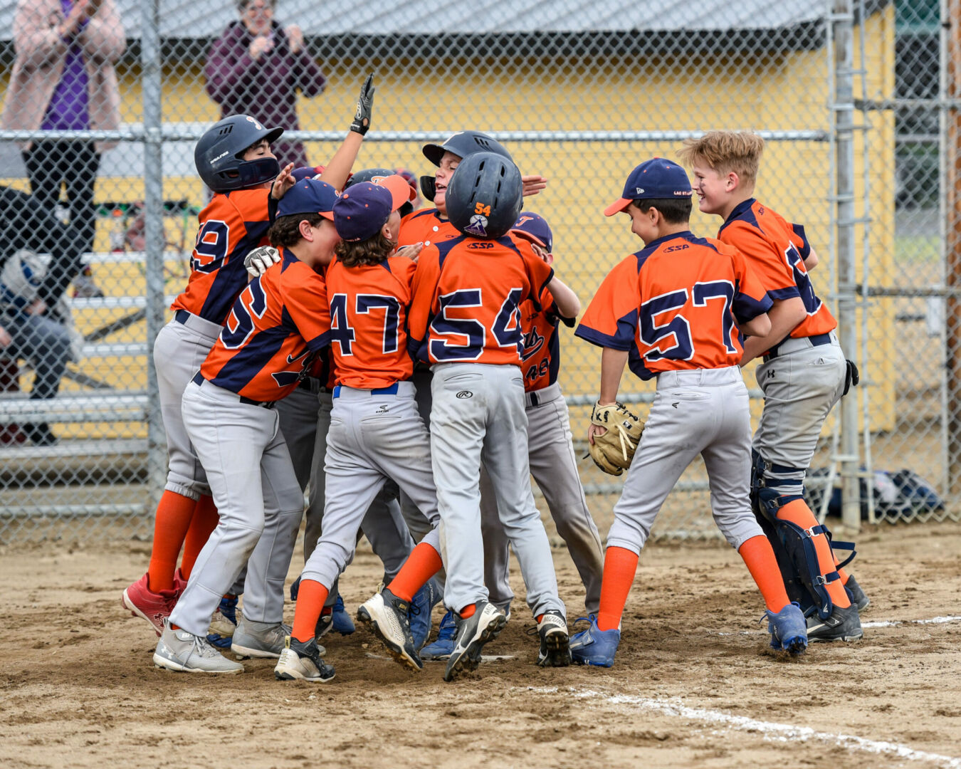 Les Tigers orange du Lac Saint-Louis ont triomphé dans la classe AA du Tournoi provincial de baseball 11U de Saint-Hyacinthe, dimanche. Photo François Larivière | Le Courrier ©