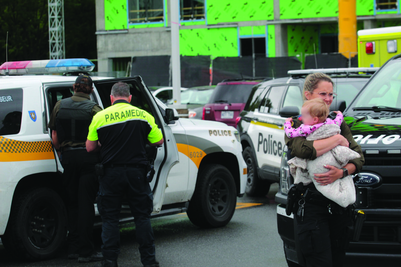 L’enfant d’un an a été retrouvée saine et sauve et souriante, au Maxi du boulevard Casavant à Saint-Hyacinthe. Photo Adam Bolestridge | Le Courrier ©