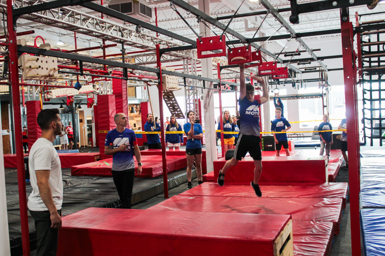 Le MST Ninja Gym de Saint-Hyacinthe a accueilli une étape de qualification de la Ligue canadienne de Ninja pour le championnat canadien de Ninja Warrior. Une seconde suivra en septembre. Photo Adam Bolestridge | Le Courrier ©