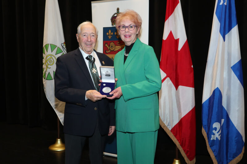 Louise Brouillette, bénévole au Comptoir-Partage La Mie, a reçu la Médaille du Lieutenant-gouverneur. Photo gracieuseté