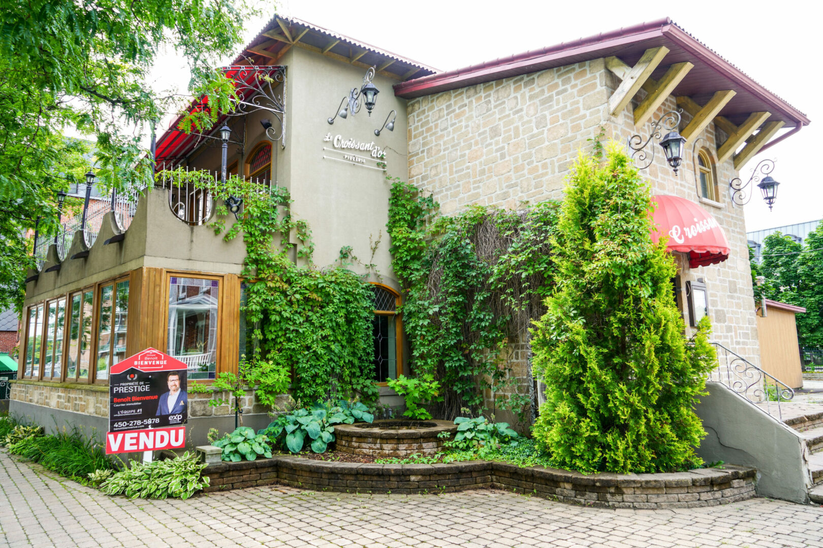 Les copropriétaires affirment que le besoin de manger dans un restaurant n’appartenant pas à une chaîne de restauration se faisait sentir à Saint-Hyacinthe. C’est pourquoi ils ont décidé de concrétiser ce projet. Photo François Larivière | Le Courrier ©