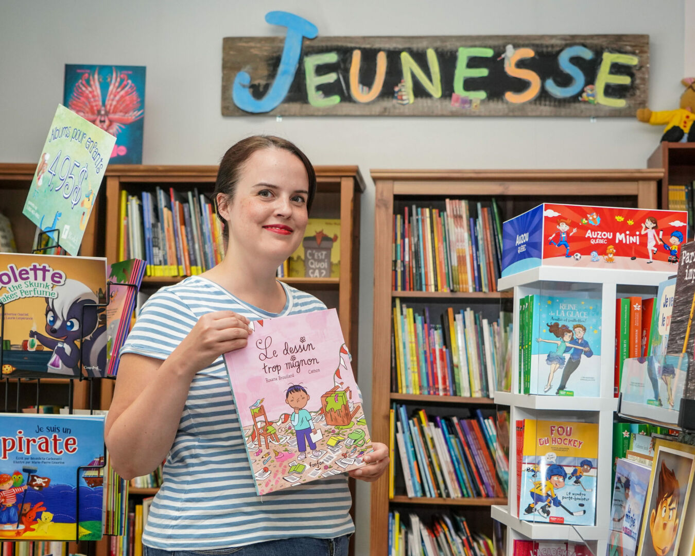 L’auteure Roxane Brouillard, de Saint-Hyacinthe, lance en ce 10 août son quatrième livre, intitulé Le dessin trop mignon.Photo François Larivière | Le Courrier ©