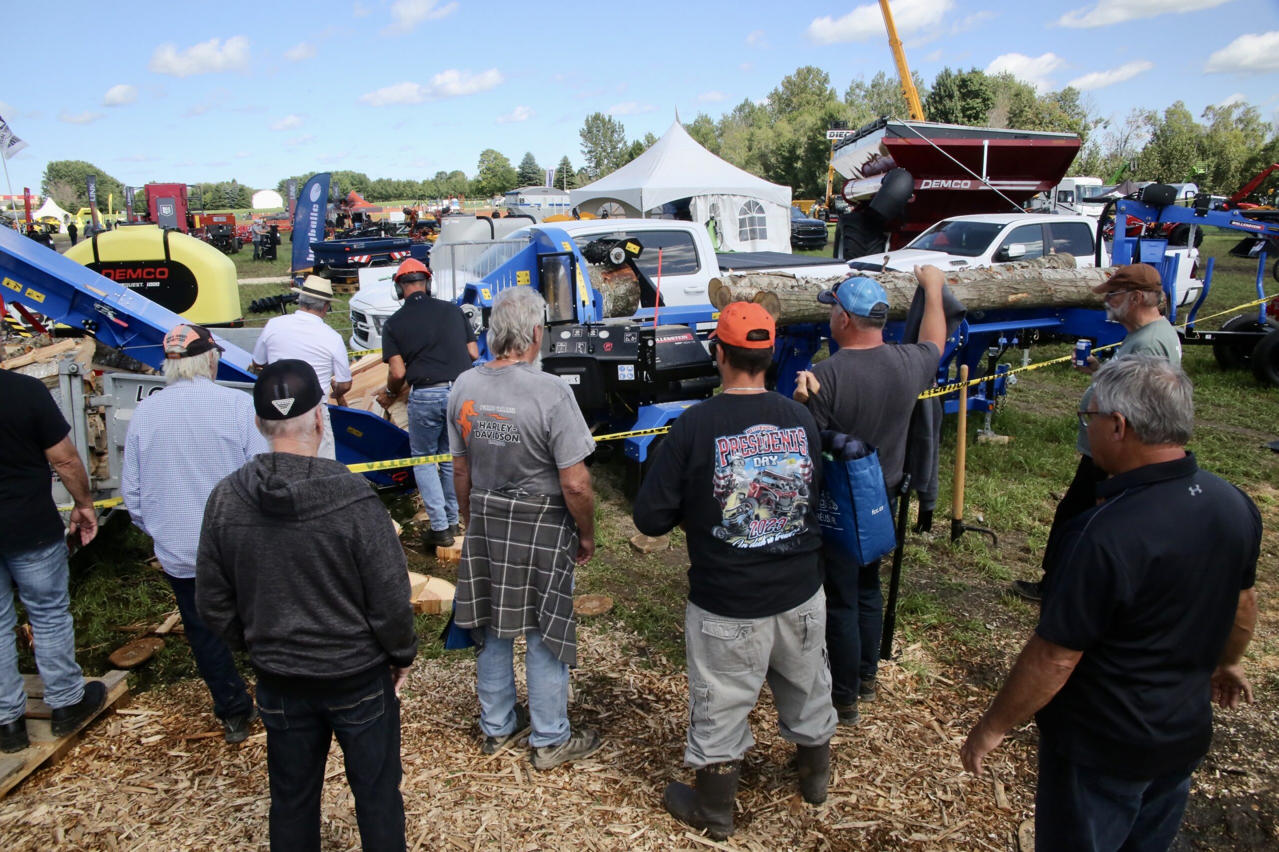 Les démonstrations d’équipement agricole ont toujours la cote à Expo-Champs.Photo Robert Gosselin | Le Courrier ©
