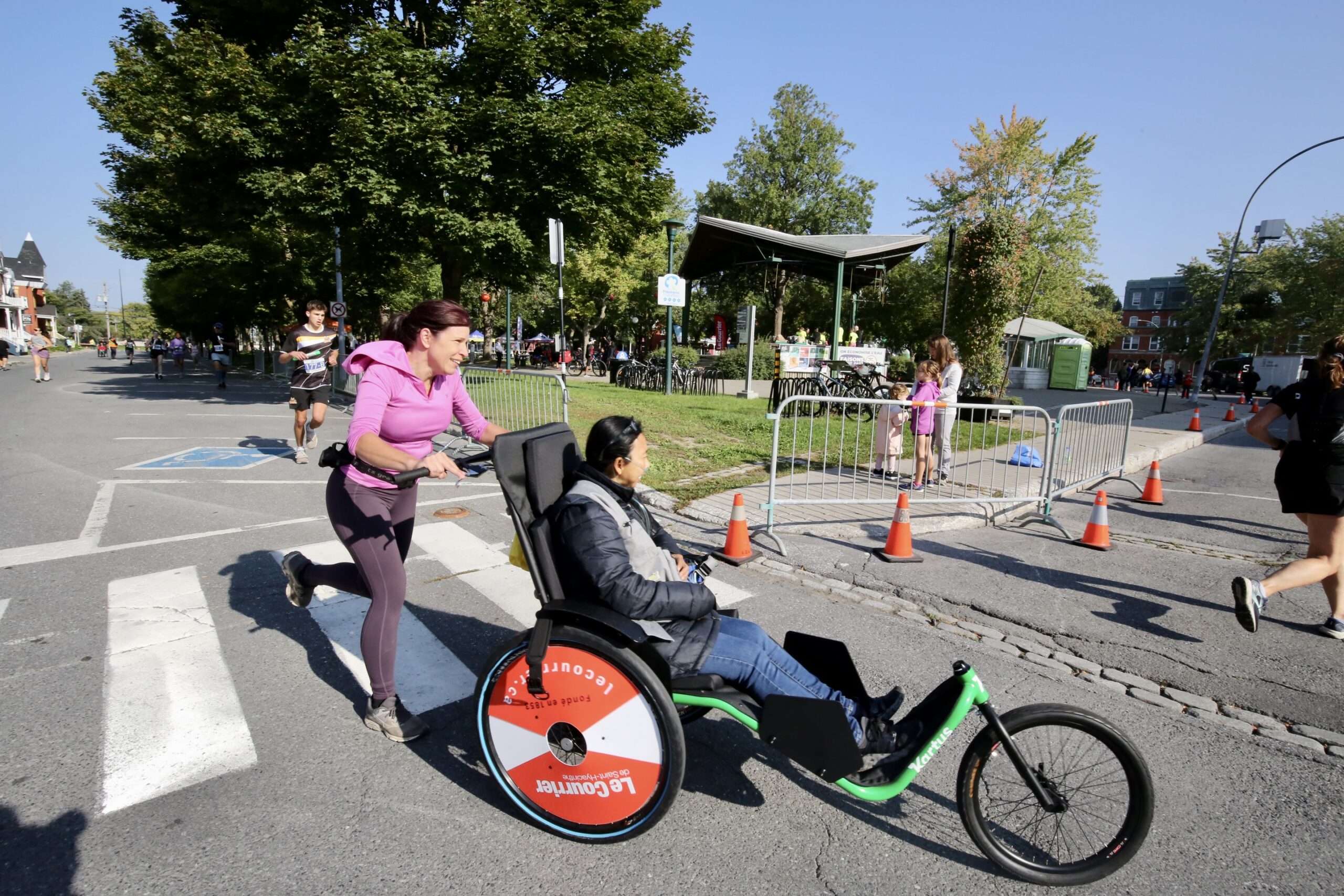 Quatre équipes ont participé à l’épreuve de Relais 1 h en course partagée dans le cadre d’une démonstration. Photo Robert Gosselin | Le Courrier ©