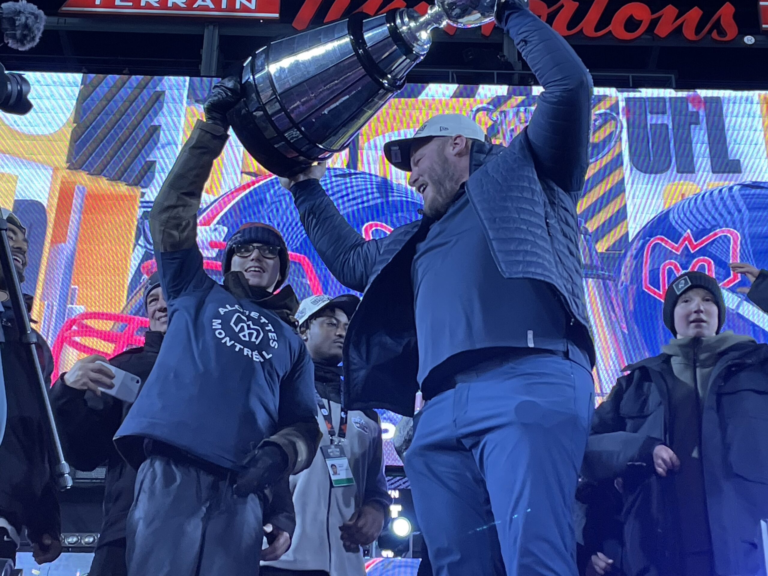 Luc Brodeur-Jourdain, qui a soulevé la Coupe Grey avec les Alouettes de Montréal l’automne dernier dans son rôle d’entraîneur, organisera une grande fête du football le 25 janvier à Saint-Hyacinthe. Photo gracieuseté