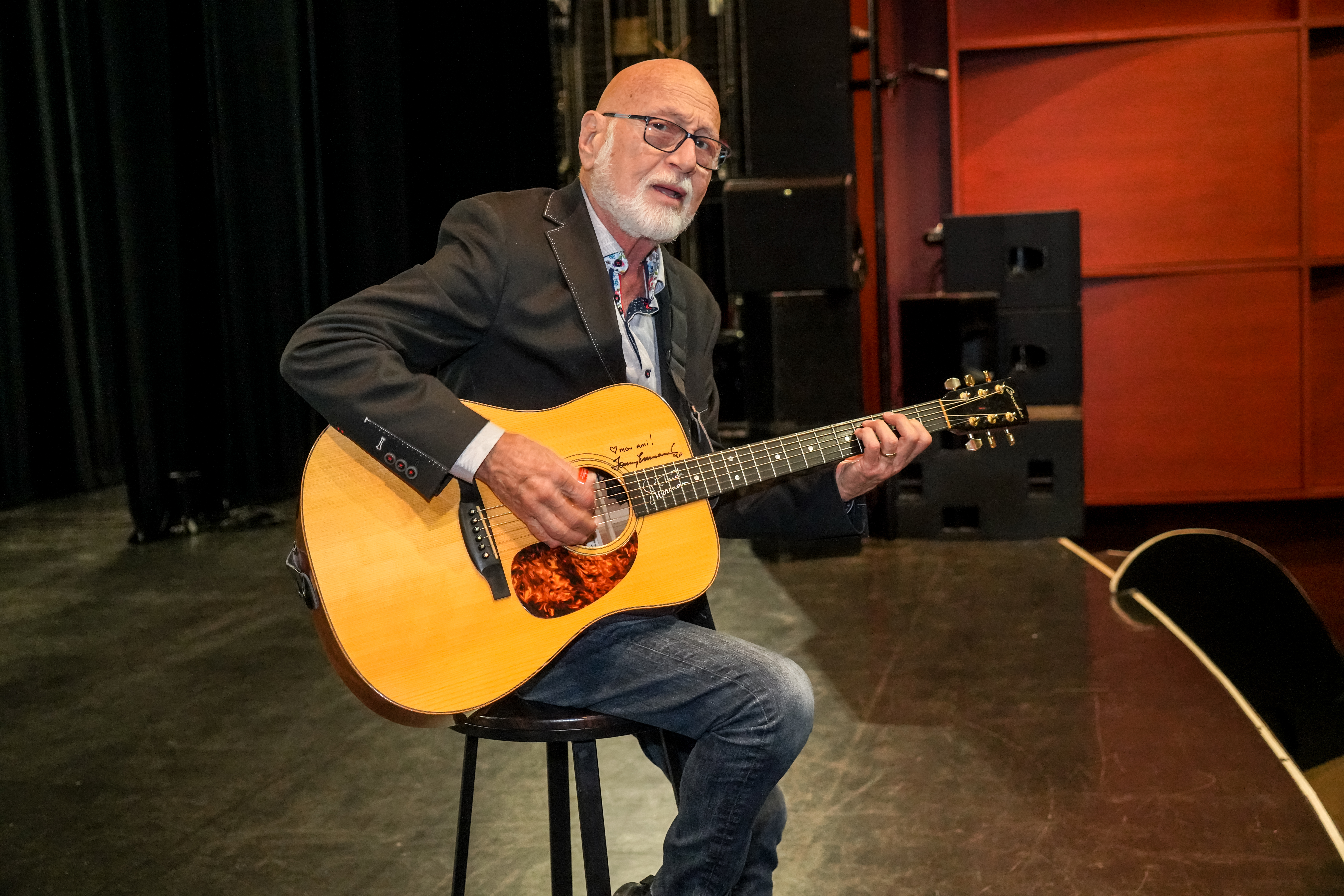 Au cœur de ce qu’il présente comme son « ultime tournée », Patrick Norman pourrait bien monter sur la scène du Centre des arts Juliette-Lassonde pour la dernière fois demain soir. Photo François Larivière | Le Courrier ©