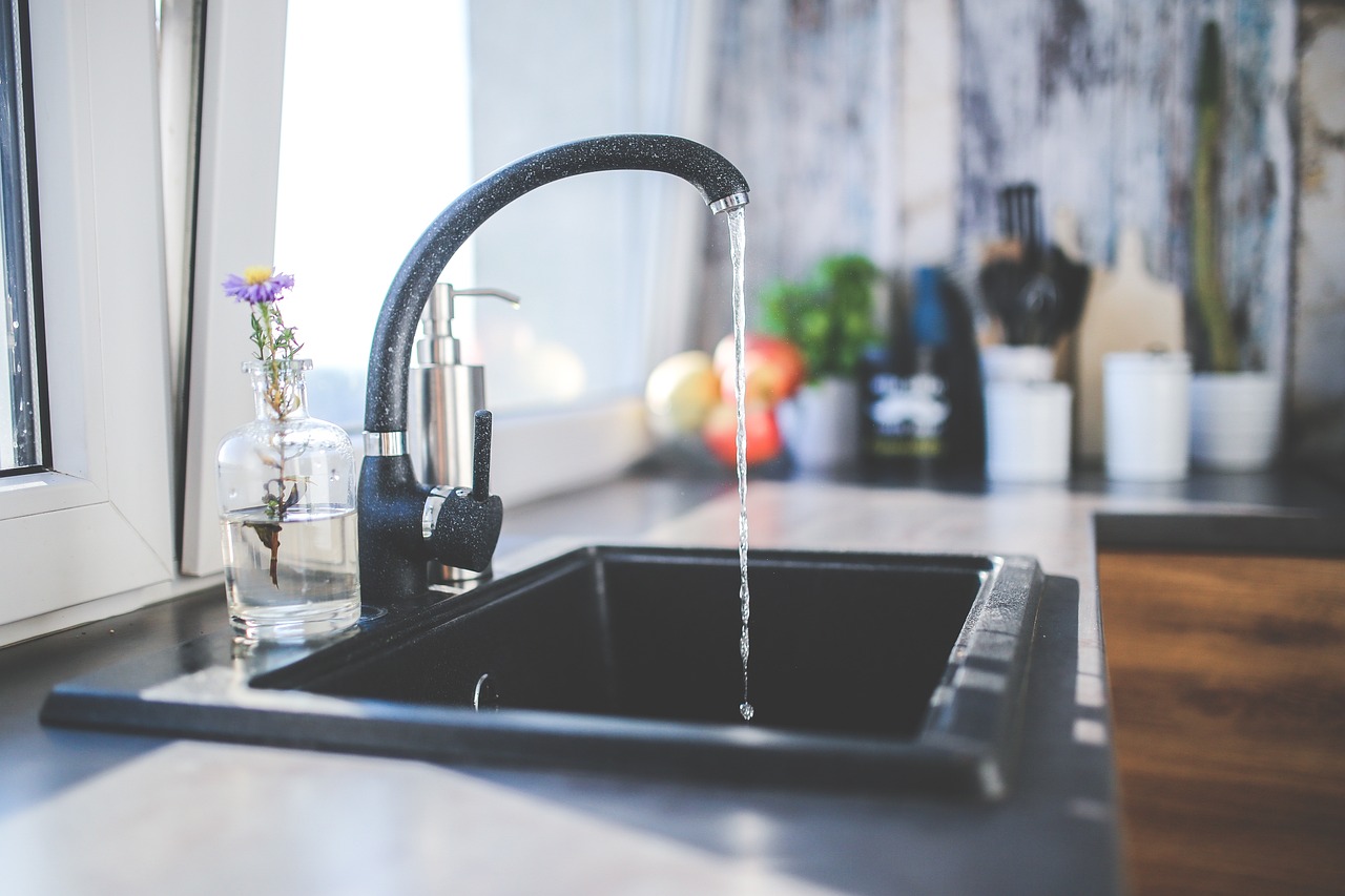 Une étude réalisée par l’Université de Montréal a révélé la présence de PFAS dans l’eau potable de Saint-Hyacinthe. Photo Pixabay