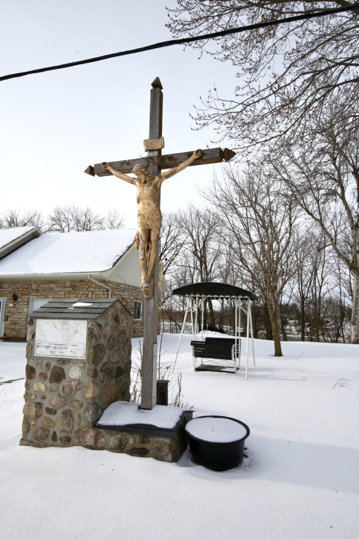 La croix de chemin a été inaugurée en 1948 afin de commémorer le fondateur de Saint-Hyacinthe, Jacques-Hyacinthe-Simon Delorme. Photo Robert Gosselin | Le Courrier ©